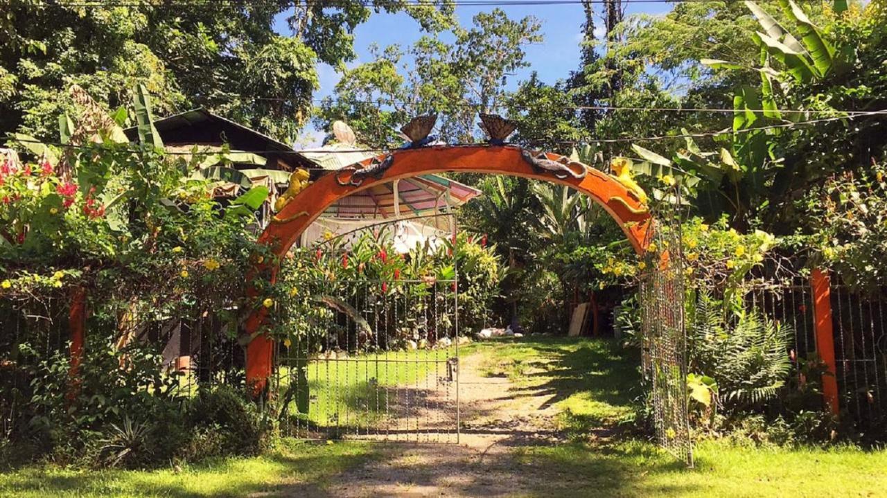 Madre Selva Hostel Puerto Viejo de Talamanca Dış mekan fotoğraf