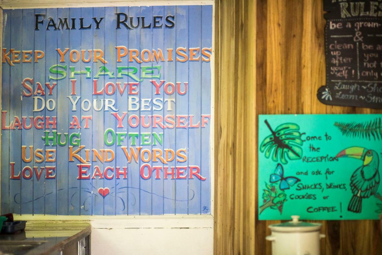 Madre Selva Hostel Puerto Viejo de Talamanca Dış mekan fotoğraf